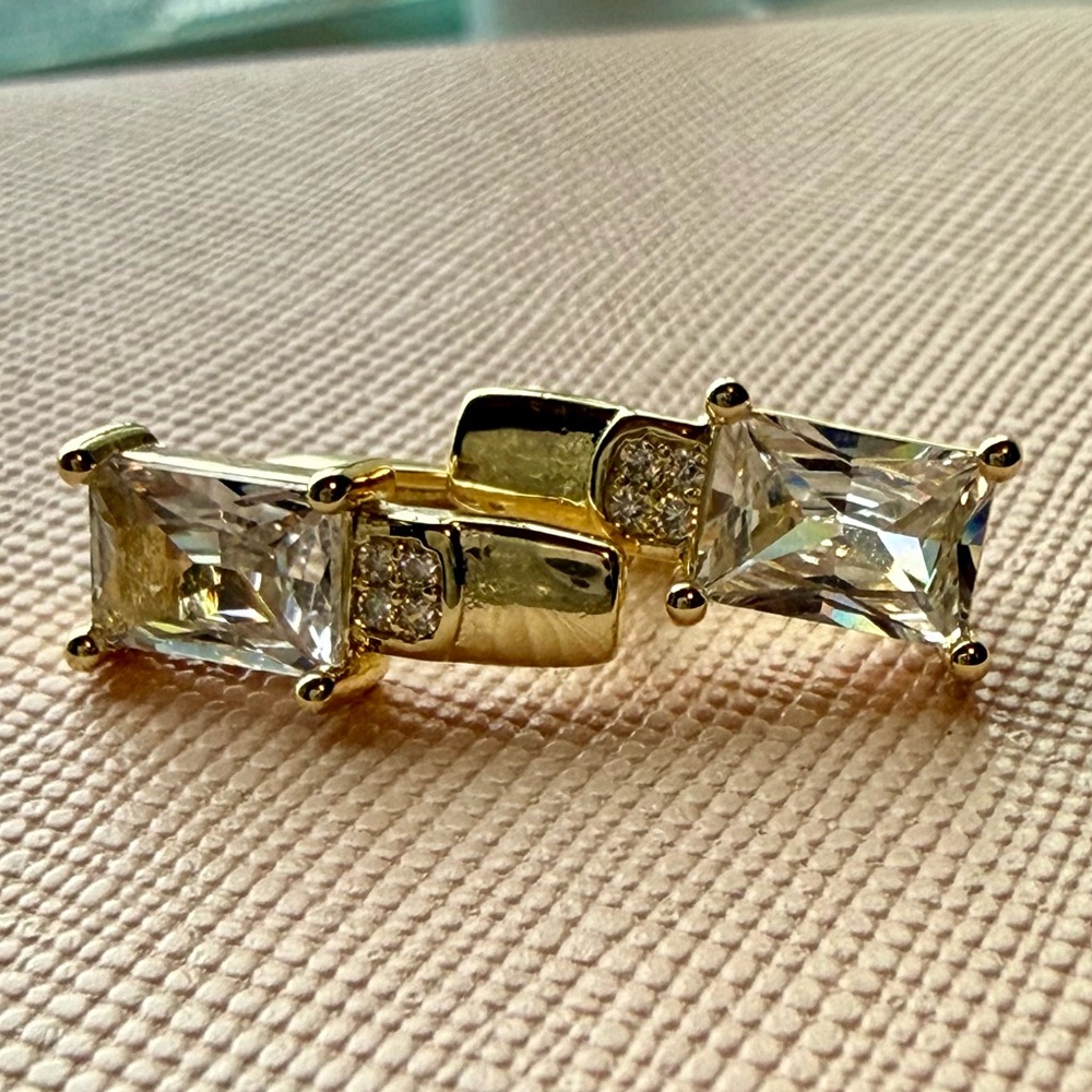 NEW! Pretty Bird Jewelry Gold w/ CZ Bar Lever-back Earrings